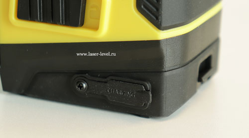 Резиновая накладка закрывающая гнездо зарядки у лазерного уровня Firecore F113XG