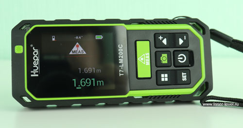 Фото перевёрнутого экрана и зелёного маркера с рисками 